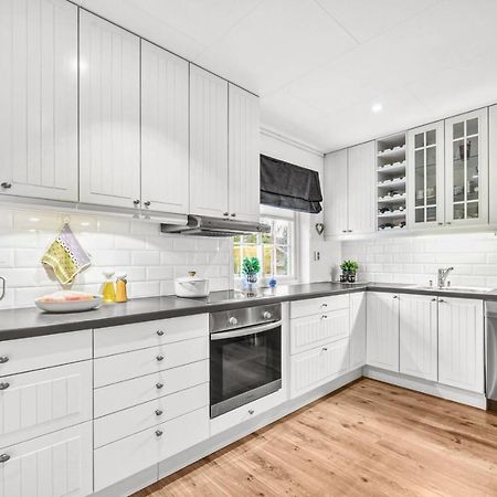 Private Room In Shared Apartment Trondheim Exterior photo